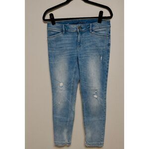 Distressed Light Wash Skimmer Jeans – Size 6 👖